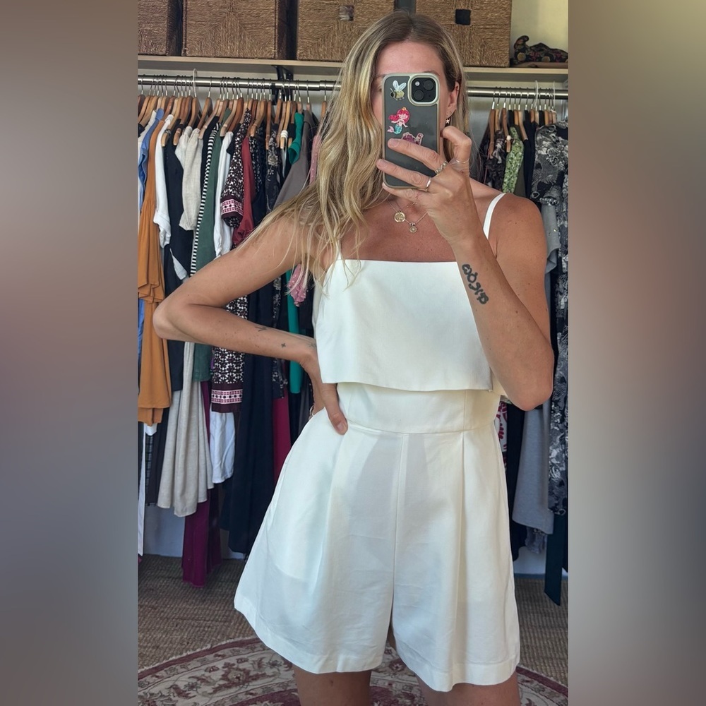 Club Monaco Crepe Textured Cream Spaghetti Strap Romper Playsuit with Pockets - Picture 4 of 17